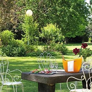 Le Clos Fleuri - Maison Vigier Couette-café